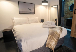 Four Seasons - Stunning apartment in the heart of town!